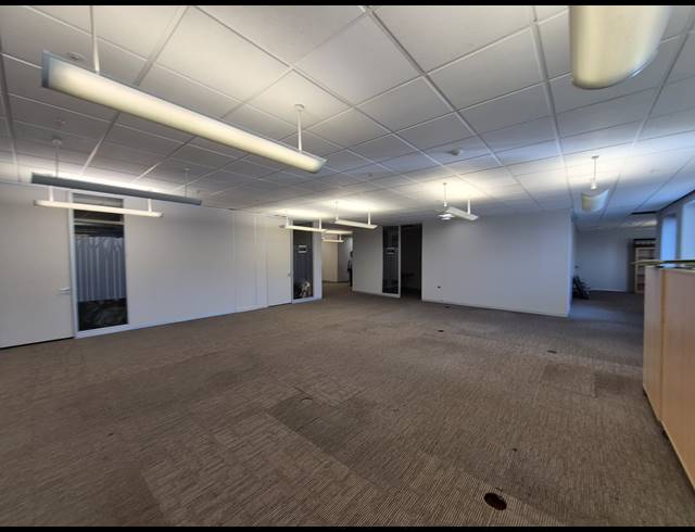 1,295M² OFFICE TO LET IN SANDTON CENTRAL